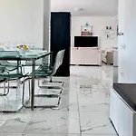 Daire Orange Sea View Penthouse