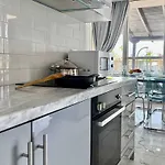 Daire Orange Sea View Penthouse