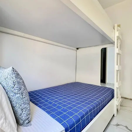 Orange Sea View Penthouse *